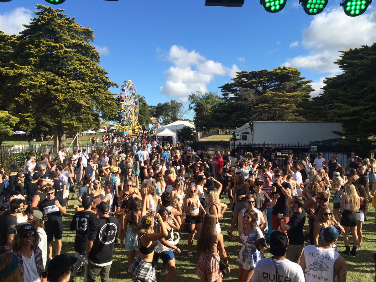 DJChardy's tweet photo. Day party vibe's !!!! https://t.co/8oFCcSPEQn