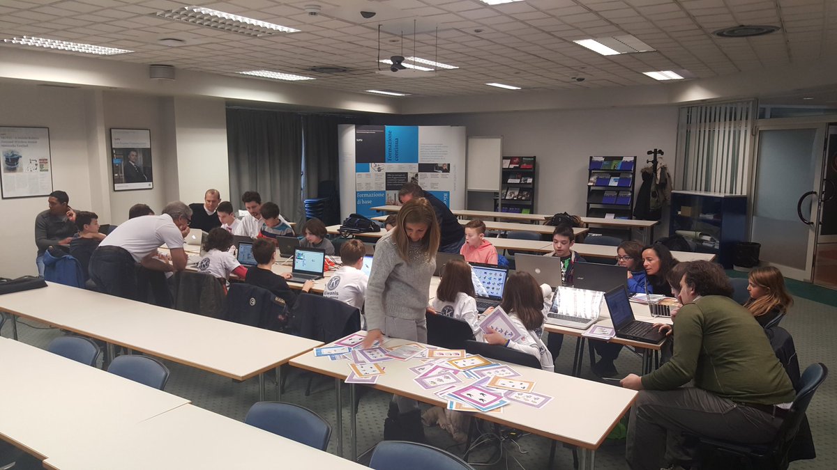 atedIctTicino's tweet image. #ated4kids incontro con @CoderDojo  #CoderDojoLugano #Scratch #coding #girlscode  #enjoy @DebTwins @gaspart