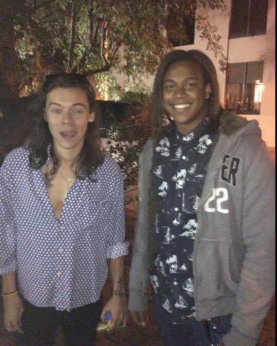 the1Dscene's tweet photo. Harry with savionmusic (IG) at a studio in LA tonight - 19.02.2016 https://t.co/N8bS2Kluom