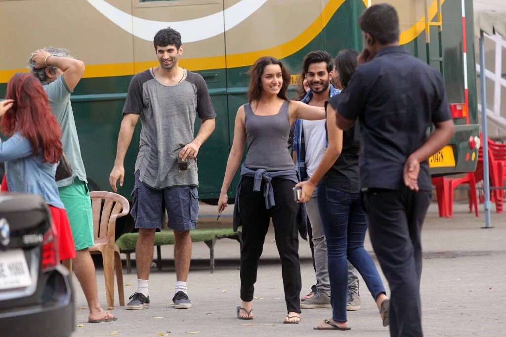 celebsfworlds's tweet photo. #AdityaRoyKapoor and #ShraddhaKapoor were spotted at Mehboob studio. #Bollywood #FreeKesha #bollyknickers #NZvAUS https://t.co/dARQU5y9p8