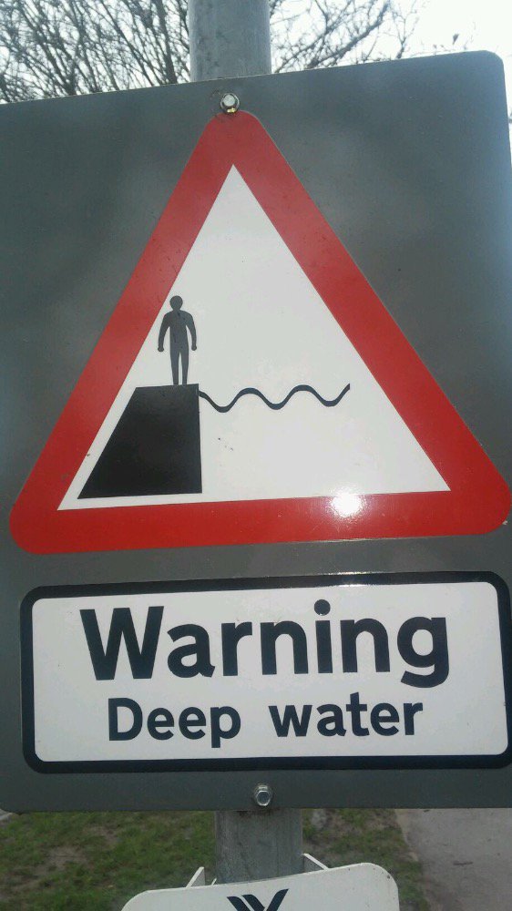 @wycombedc have placed a sign on the River Thames close to where Kyrece lost his life. #kyrecefrancissavinglives 💙