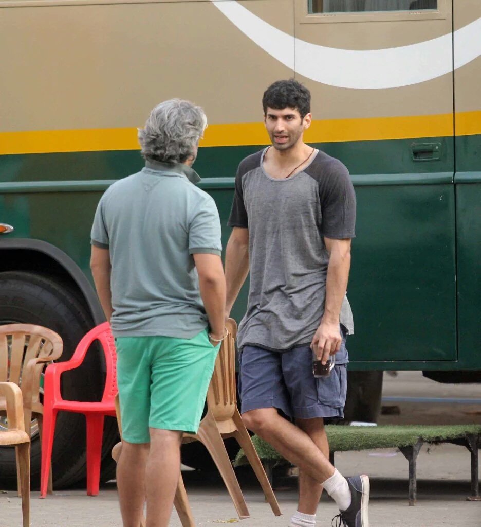 celebsfworlds's tweet photo. #AdityaRoyKapoor and #ShraddhaKapoor were spotted at Mehboob studio. #Bollywood #FreeKesha #bollyknickers #NZvAUS https://t.co/dARQU5y9p8