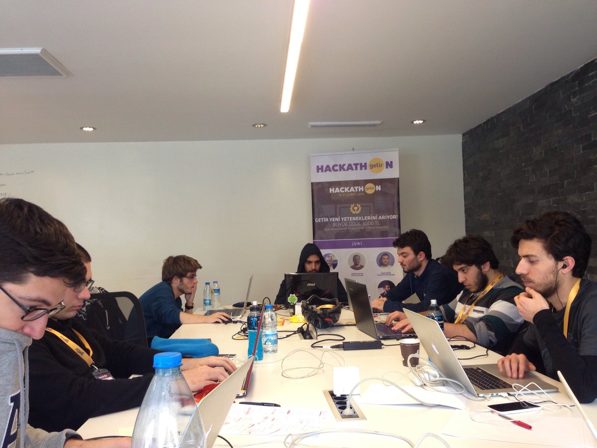 getirhackathon's tweet photo. uykusuz kalsak bile kod yazmayı seviyoruz! #getirhackathon https://t.co/oxZLvCxYSa