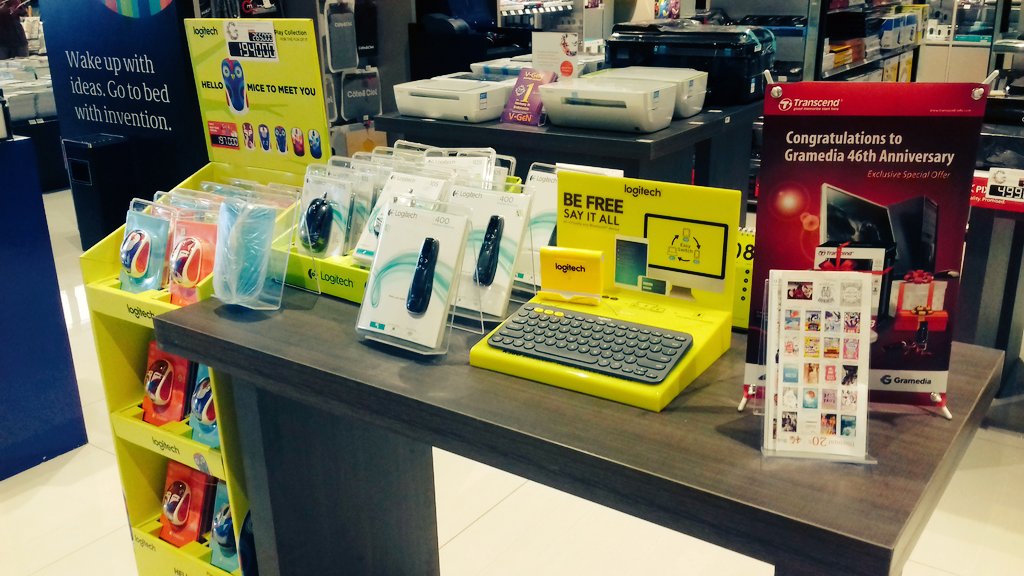 Gramedia World Emerald Bintaro tweet media