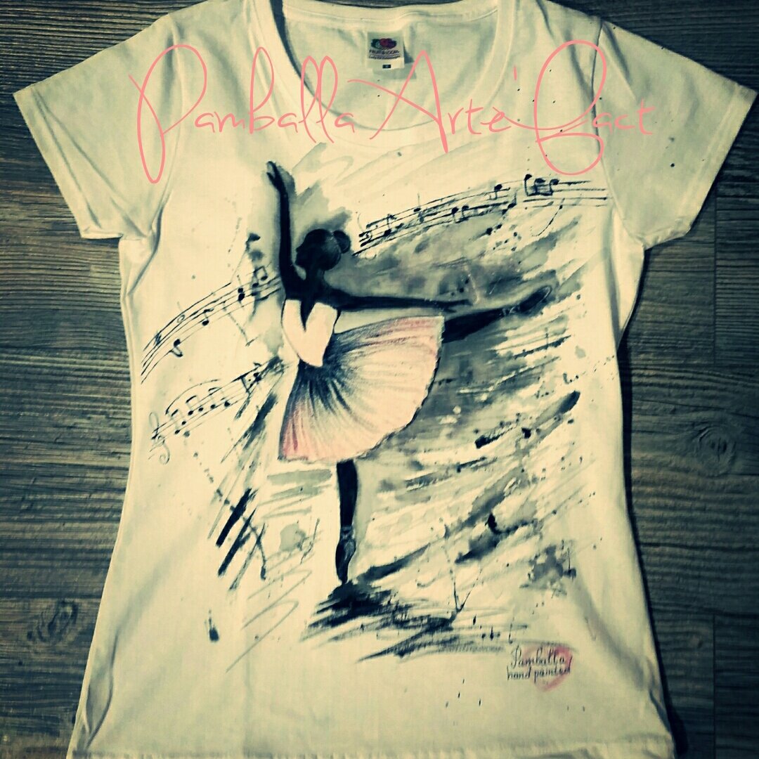 Pamballaa's tweet photo. #handpainted #tshirt #pamballa https://t.co/FYdFk6f3G3