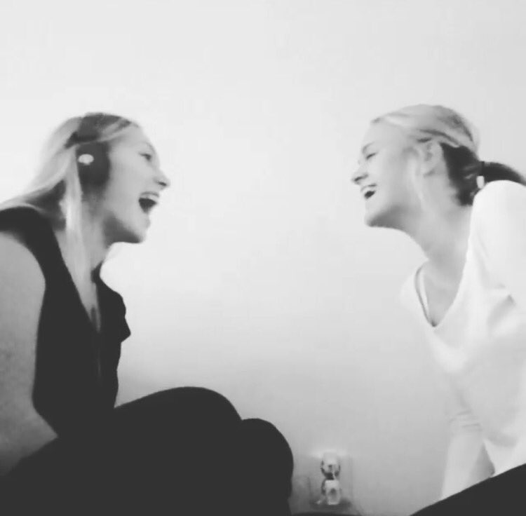 tovanero's tweet photo. Grattis världens bästa B❤️🐝 @biahhe hoppas du får en jättebra dag! Saknar dig https://t.co/qHmae8yk01