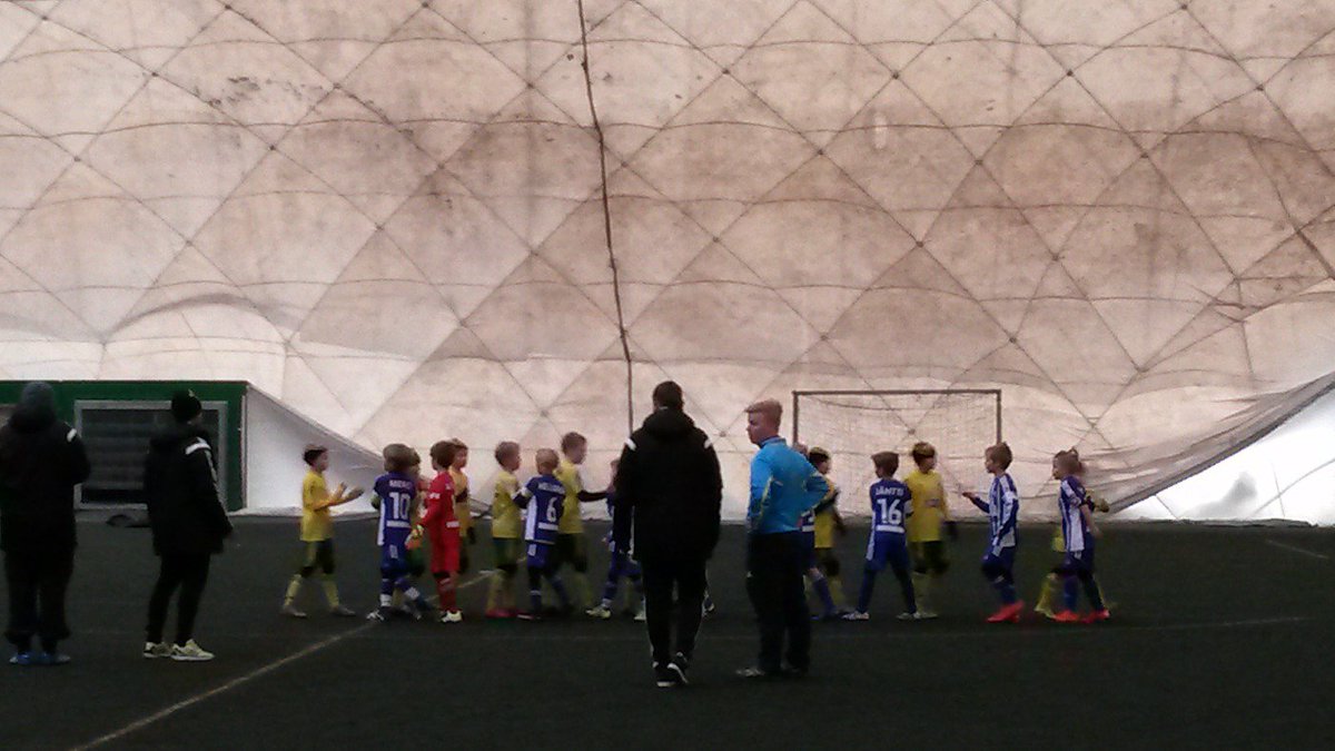 JuuliaJantunen's tweet image. Päivän toinen #tappio. Eipä mene henskeleiden paukutteluksi. Vielä me tästä! Tsemppii kundit. #hjk07