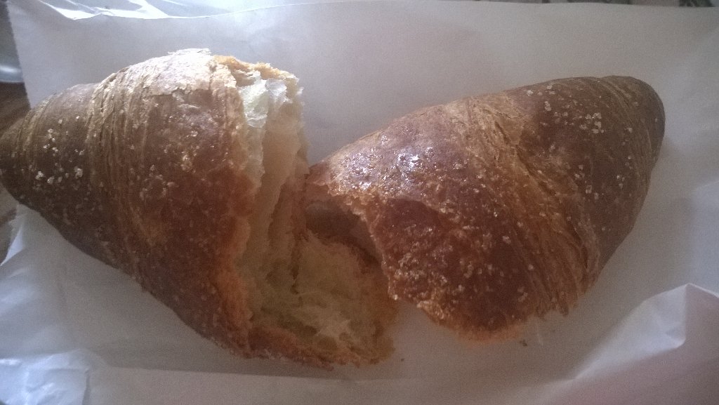 _Phede04's tweet photo. Diciamo che se il papi ti porta la brioche, la giornata inizia meglio . . .#AuguriPapi ❤ https://t.co/NN3ngqx0HI