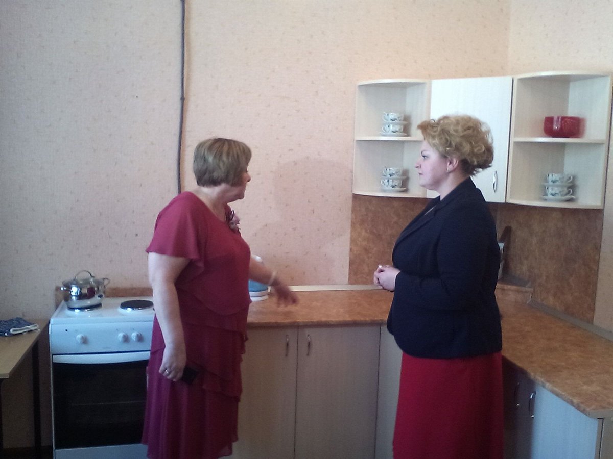 По поручению Губернатора в регионе оказывается поддержка детей из детских домов. Сегодня была открыта соц.гостиница