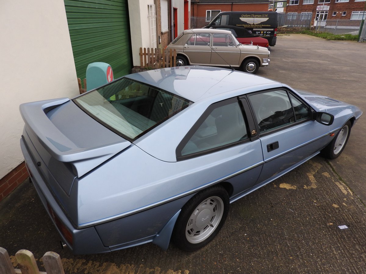 GCClassicCars's tweet photo. Look at this eye catcher - #Lotus #Excel https://t.co/8HZGDWHk1U