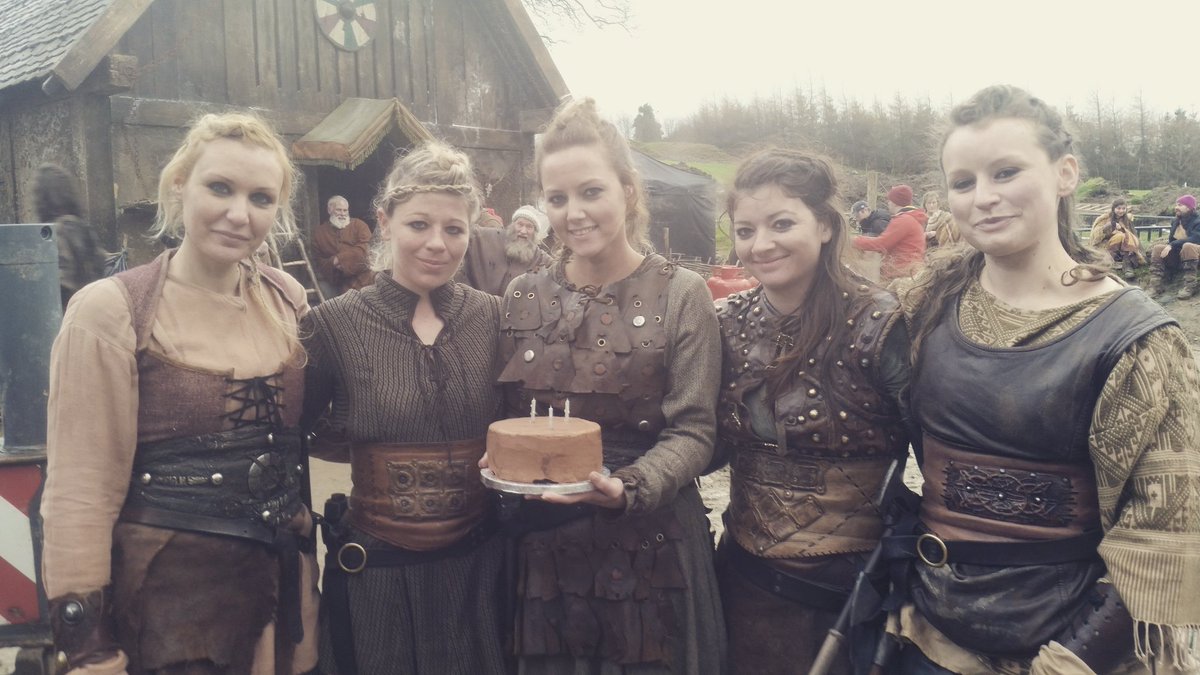 #happybirthday Amy #Vikings <a href="/HistoryVikings/">#Vikings</a> #lagertha #shieldmaidens #braids #setlife #dayjob #cake #ireland
