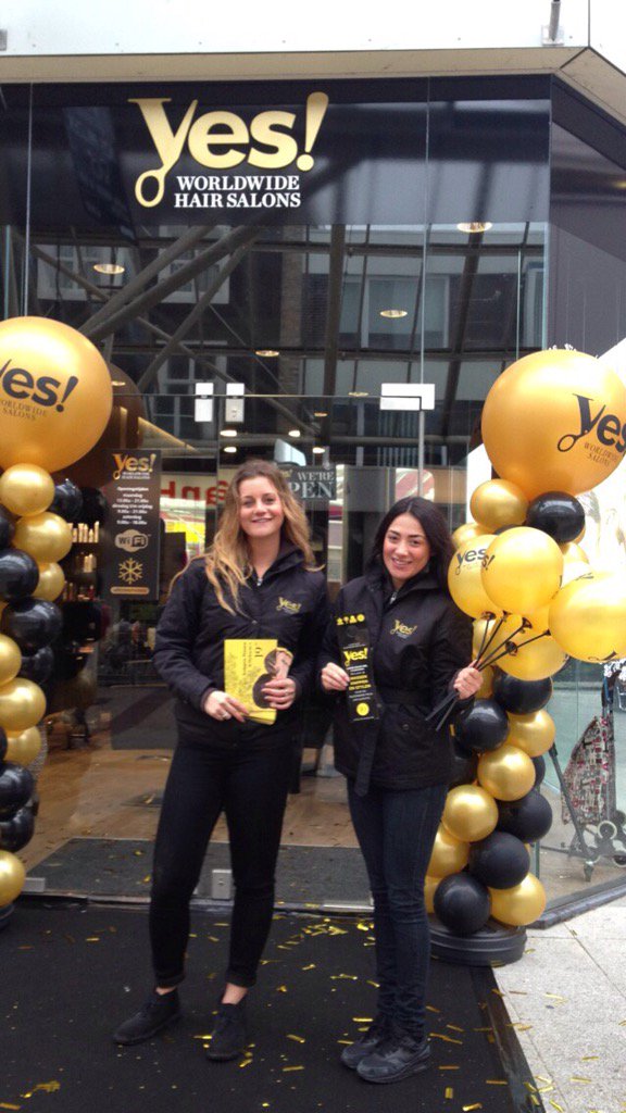 KnapWerk's tweet photo. Ook in Vlissingen kunnen ze sinds vandaag genieten van betaalbare luxe! #YesWorldwideHairsalon #kapper #promodames https://t.co/BseuscM8DC
