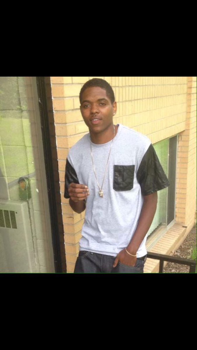 RealChinkDoll's tweet photo. Swear that I can still feel you here I just can't believe you're not here. We miss you Monte 
#RestInGold 💯❤️❤️ https://t.co/f7rxkNHo7Q