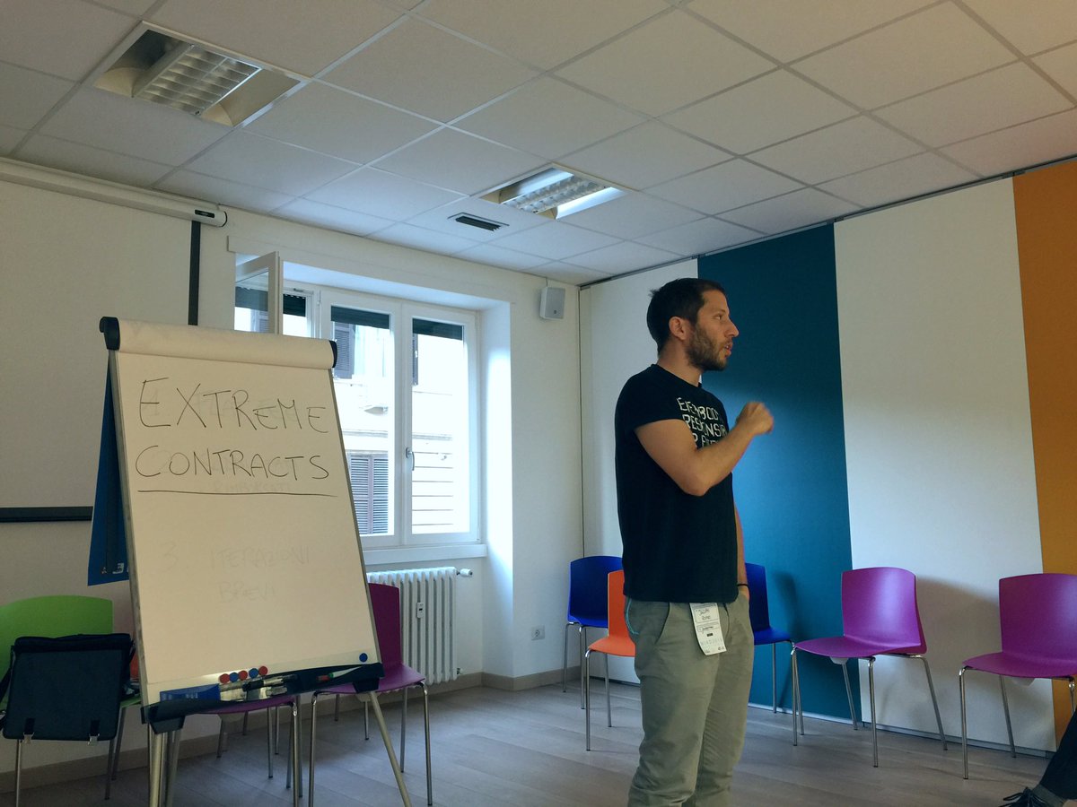 eddysurf's tweet photo. @jacoporomei con gli "Extreme contracts" al @WIADRome #wiadrome2016 #wiad16 #wearenois3 https://t.co/yrEh7bFYK5