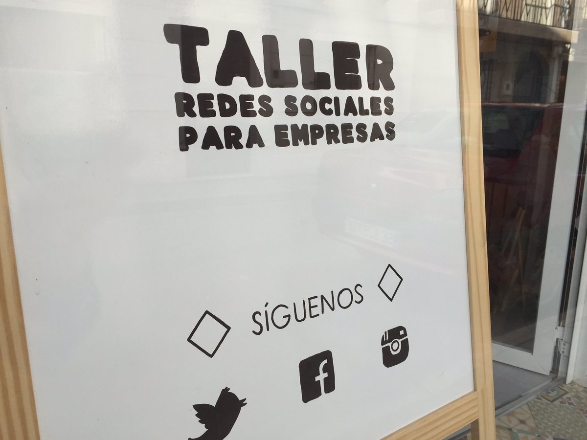CarmenPr81's tweet photo. Empezamos en 10 minutos y por aquí ya @PaezCalzados @CartujaViajes @mintha_estudio #minthaworkshop https://t.co/v61BxKxiIU