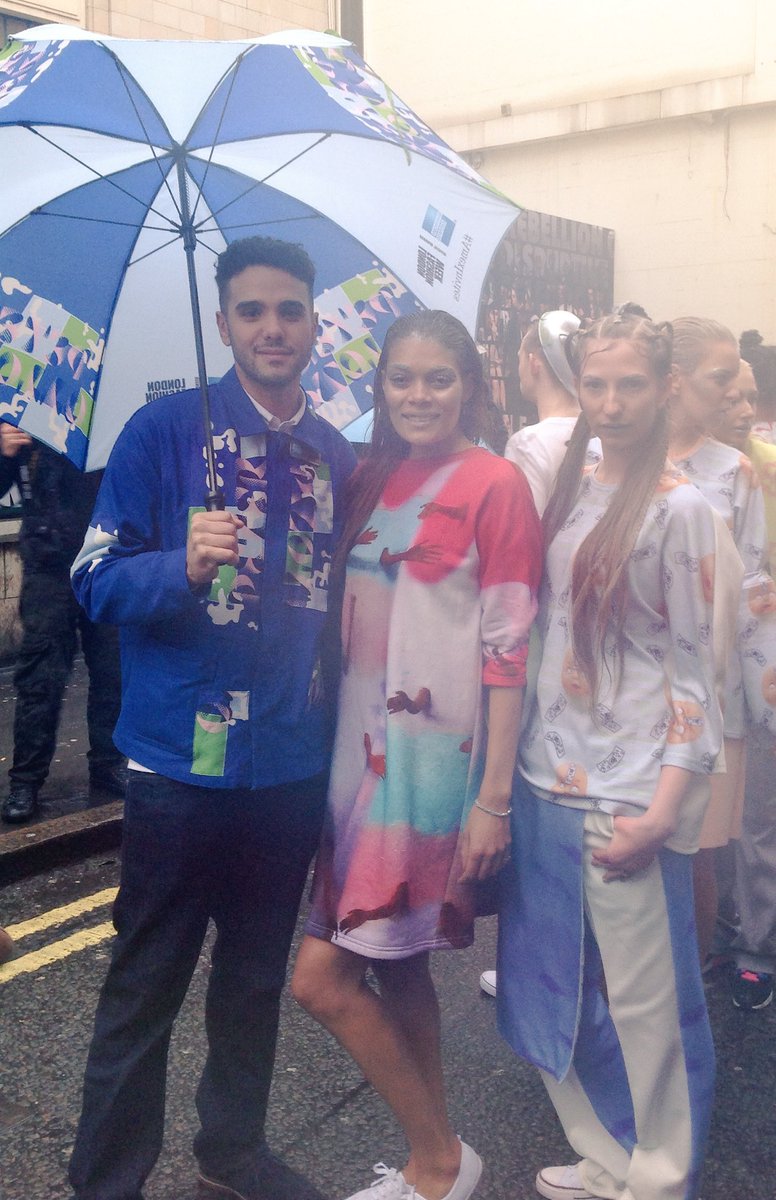 Jimmyrunway's tweet photo. kicking off in the rain but luckily we got our @PeterPilotto keeping us dry #livefashionoffical #amexinvites #LFW https://t.co/yzNmH0XHlP