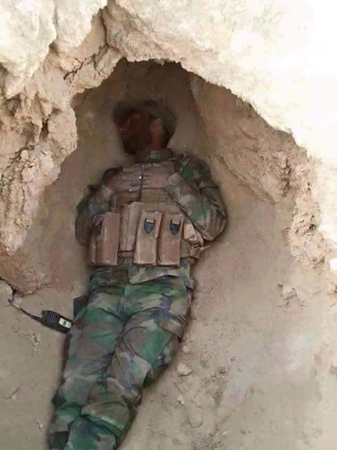 Roysreeja8's tweet photo. @GautamGambhir While we sleep in the split A.C; our soldiers are busy on their national duty,deprived of sleep.! https://t.co/TMQ8Y0FHDk
