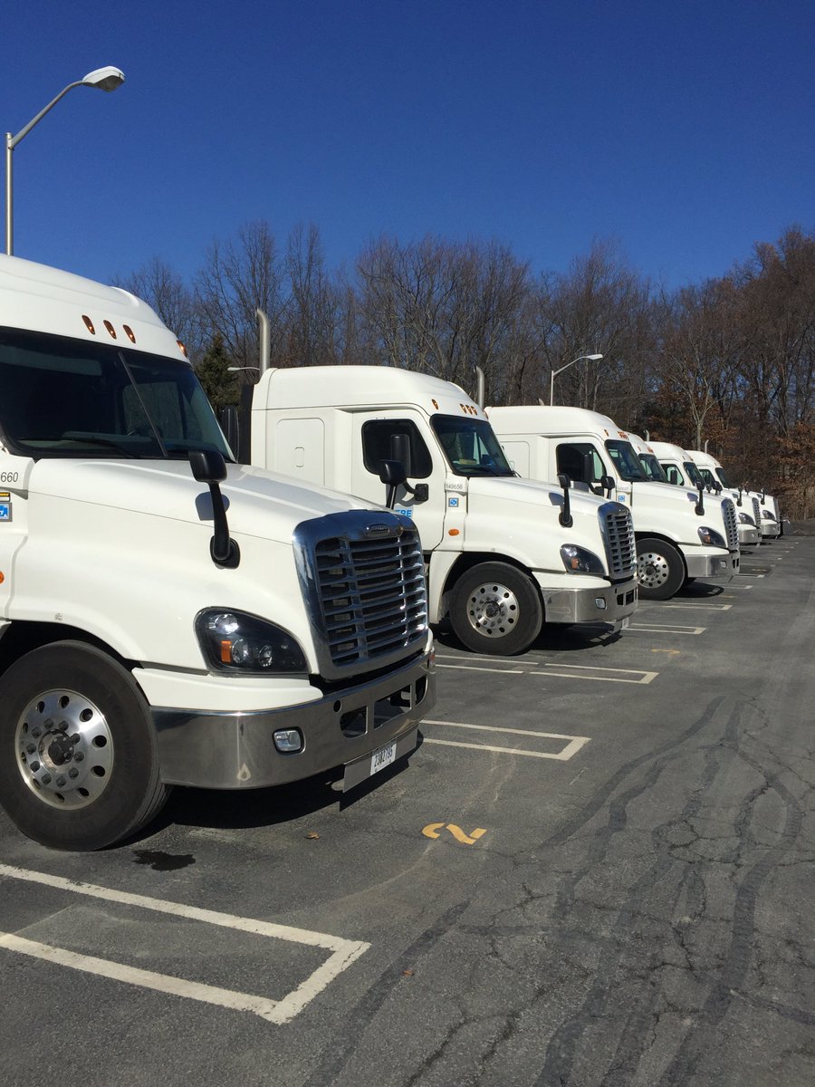 GPSTrackerShop's tweet photo. TkeenanTom: New #teletrac installs for RSR Corp in Middletown NY
#hos #elogs #topclassinstallations
#telematics
#g… https://t.co/rjJw5CybBY