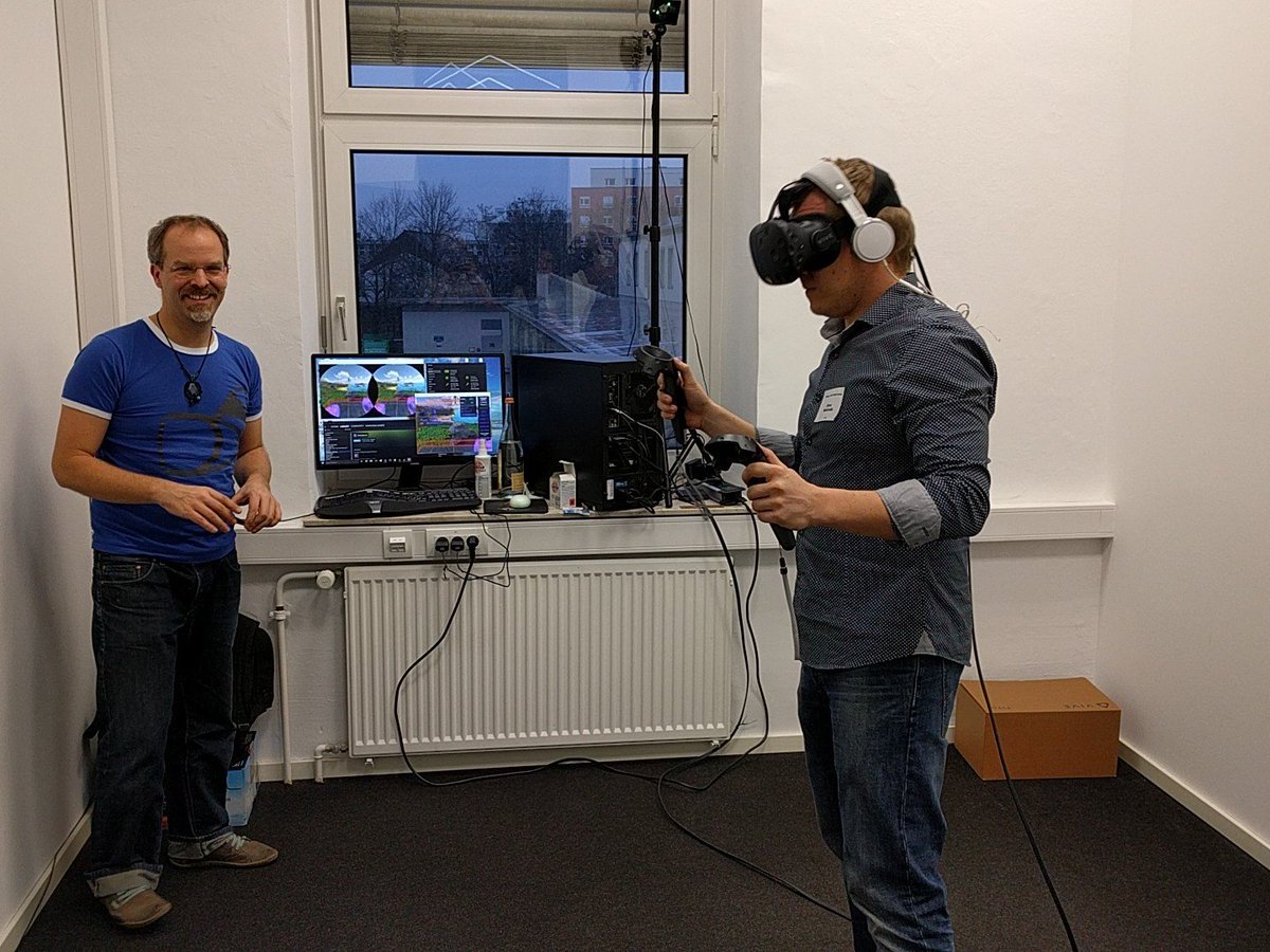 p1mpslappington's tweet photo. Starting #MunichVR MeetUp with some sweet sweet holodance action! https://t.co/6ArnDs8yxS