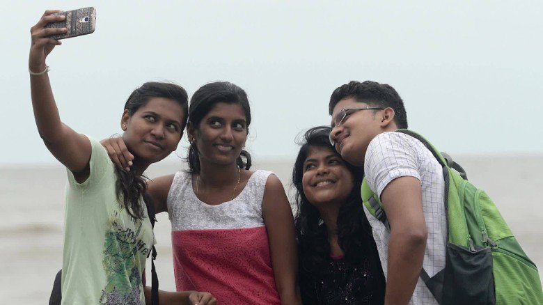 $4 smartphone launched in India: cnn.it/1OiQKwe