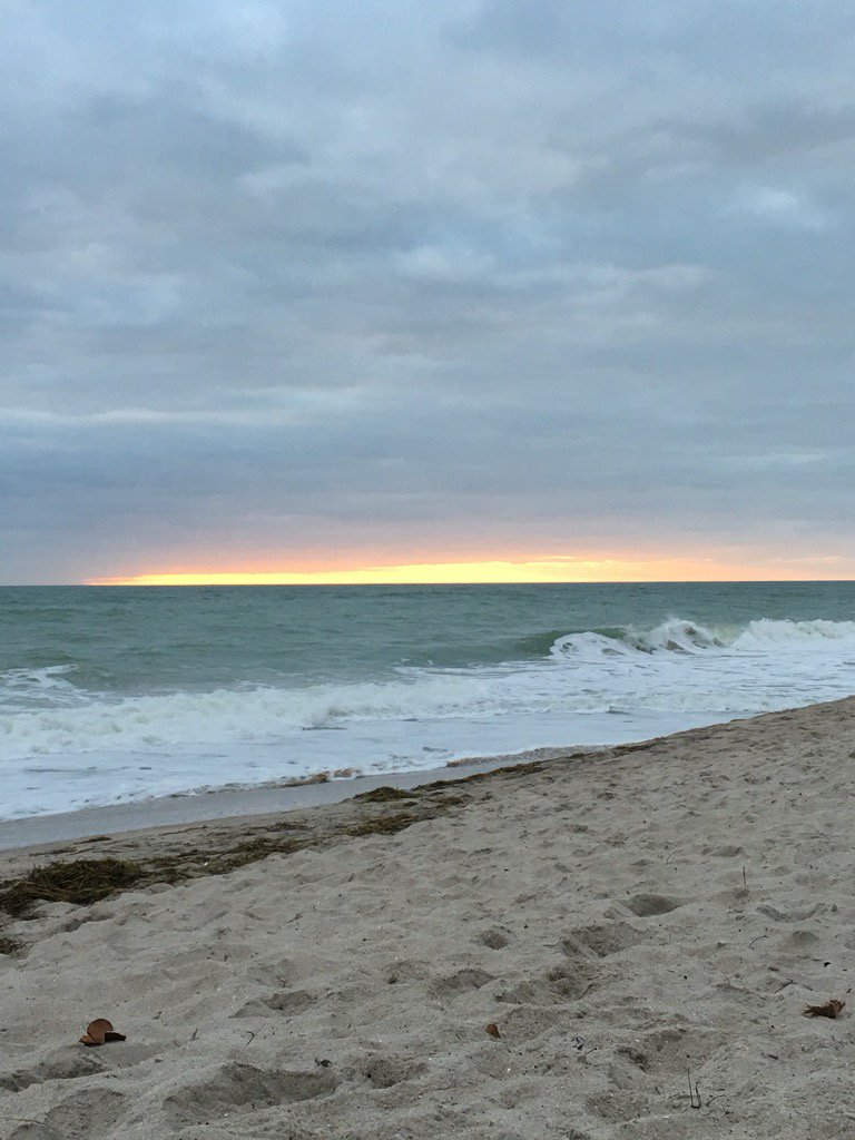 STC4410's tweet photo. #sunrise from Vero Beach Florida! https://t.co/vPSXsg2TB1