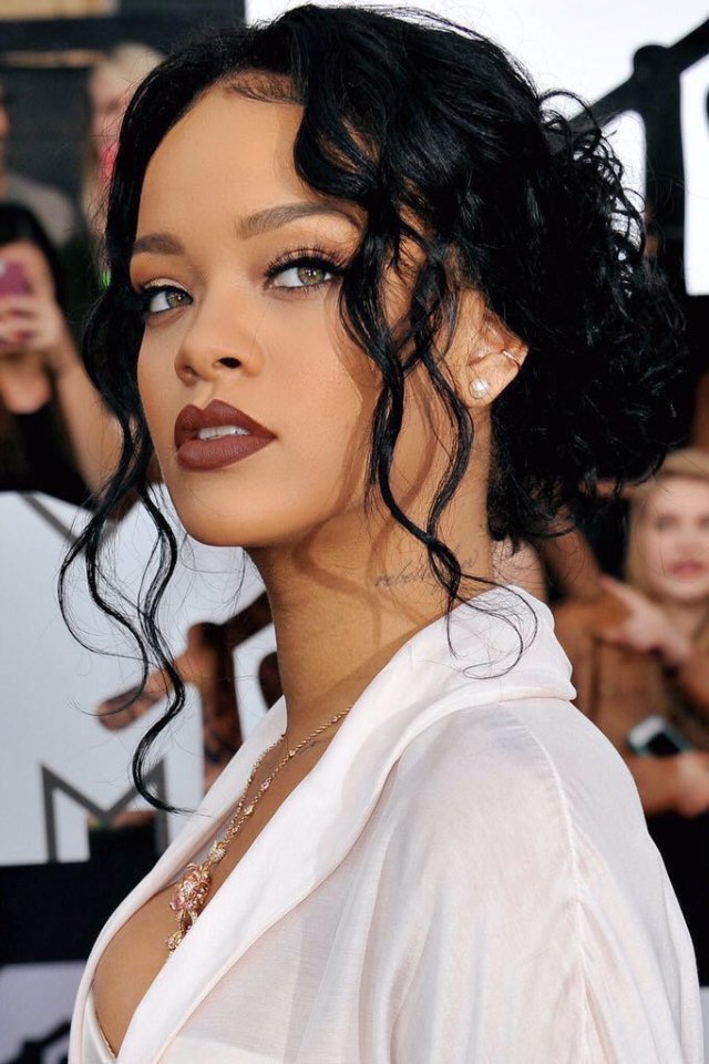 InnaJulia's tweet photo. #HappyBirthdayRihanna ❤️beauty😘😘❤️ https://t.co/j9FhkFMOXr