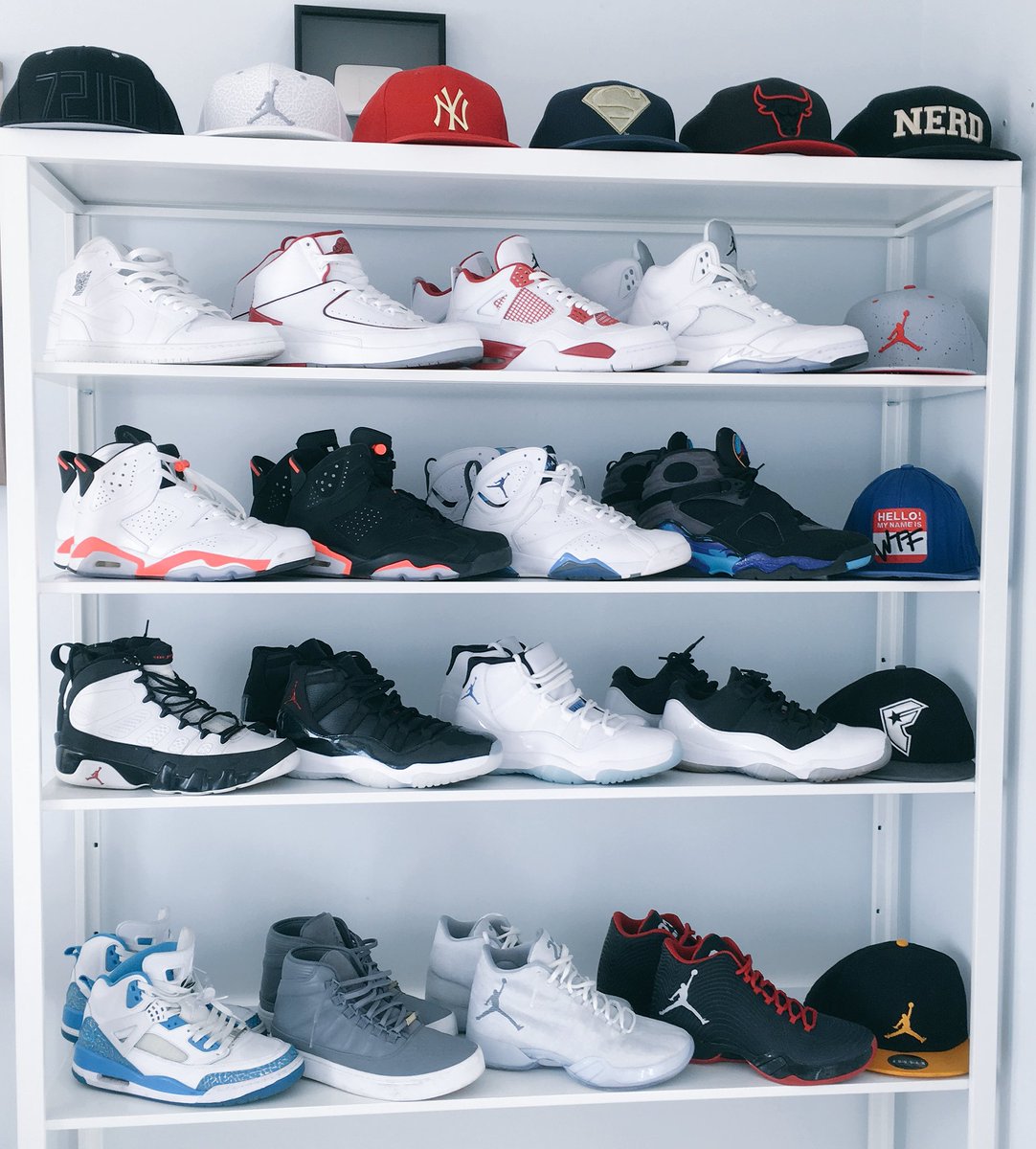 CodJordan23's tweet image. Ça y est, j'ai les étagères les plus classes du monde ;-)