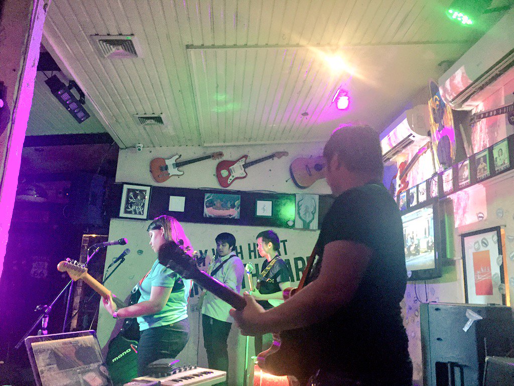 deardeardearest's tweet photo. Soundcheck! https://t.co/tjrp1Gbmzq