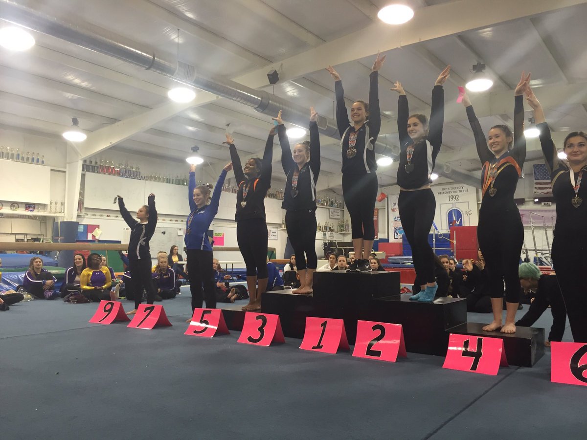 devilvolleyball's tweet photo. Big night last night! Bball wins🏀, @bdevils_hockey wins🏒, and @kayfrantz is NLL All-Around champion🏅! #proudteacher https://t.co/Rh21u77HzI