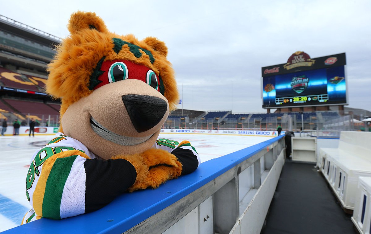 mnwild's tweet photo. Happy #StadiumSeries weekend! https://t.co/Th2Ederq3i