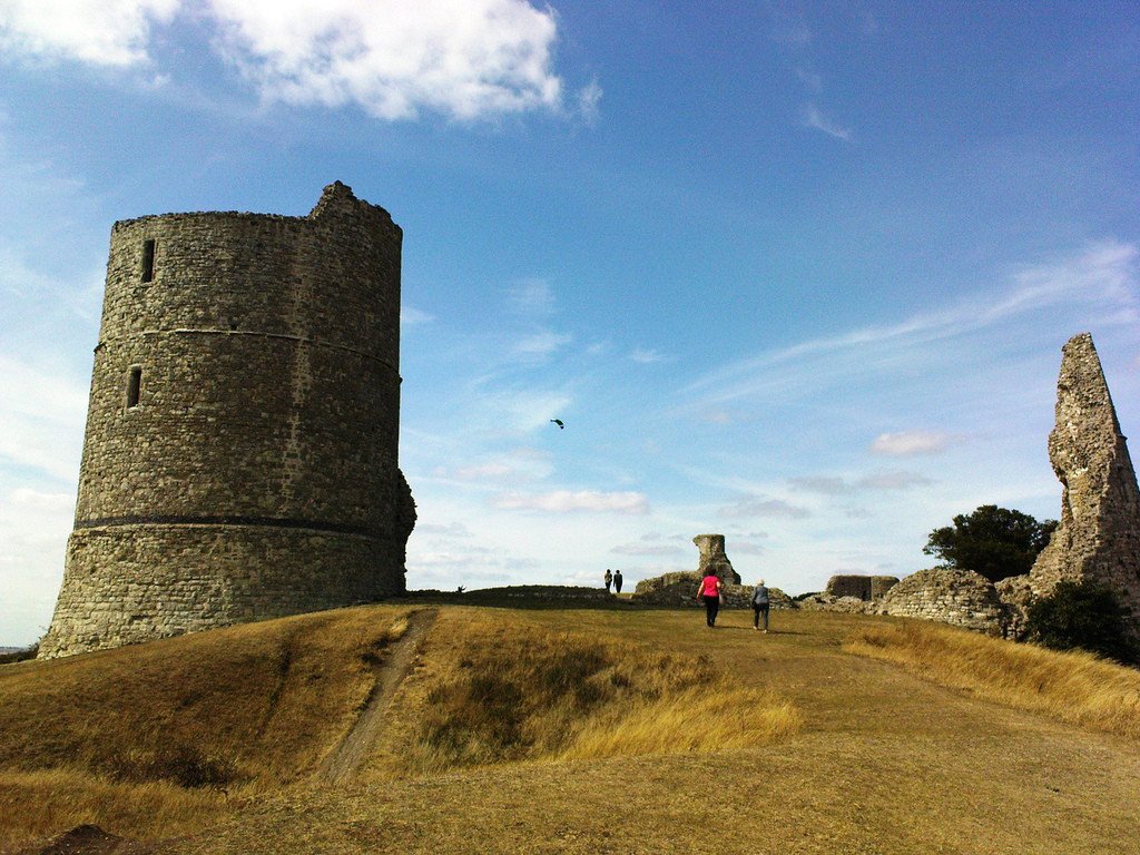tripsuit's tweet photo. 9 British things to do in #Essex, England. Boring? As if! https://t.co/pHwUQcamRU https://t.co/Jmrs8uhDGO