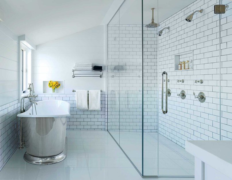 ArchDigest's tweet photo. We tapped @nickolsenstyle to share his tips for saving space in a small bath: https://t.co/AB0LuvVZxQ https://t.co/IZ0ecnn815