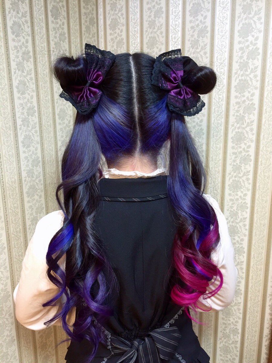 シャンテグラム در توییتر ヘアスタイル紹介 インナーカラー ポイントメッシュ グラデーション 色々なデザインを盛り込んだ華やかな カラーリングです お団子ツインテールで 蝶々のような雰囲気に T Co Yyvmkyav5y