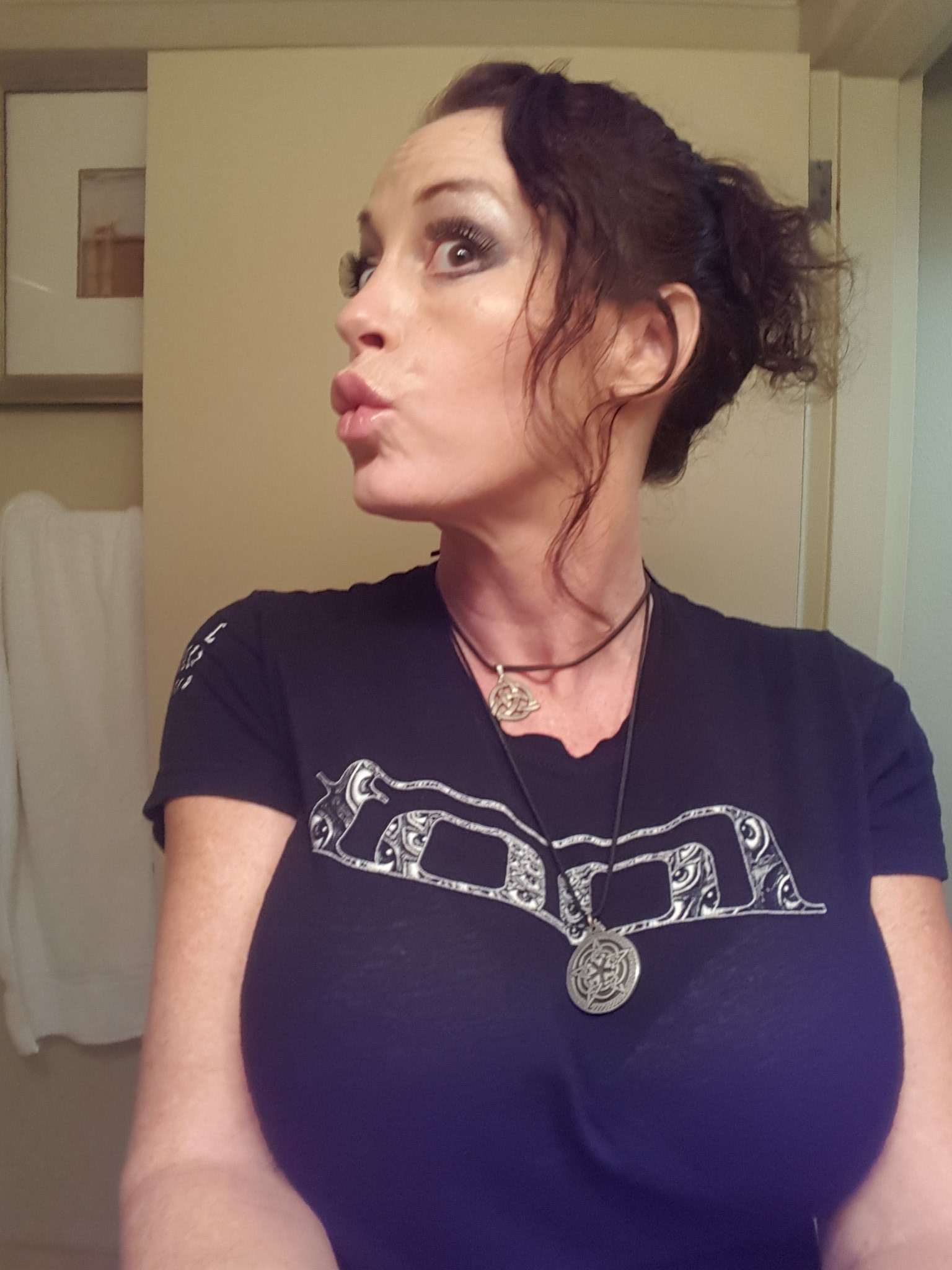 Sherry Stunns 🎉 on X: Size comparison! Boobs are bigger than my head!  Lmao t.co6gU2dOea7Z  X