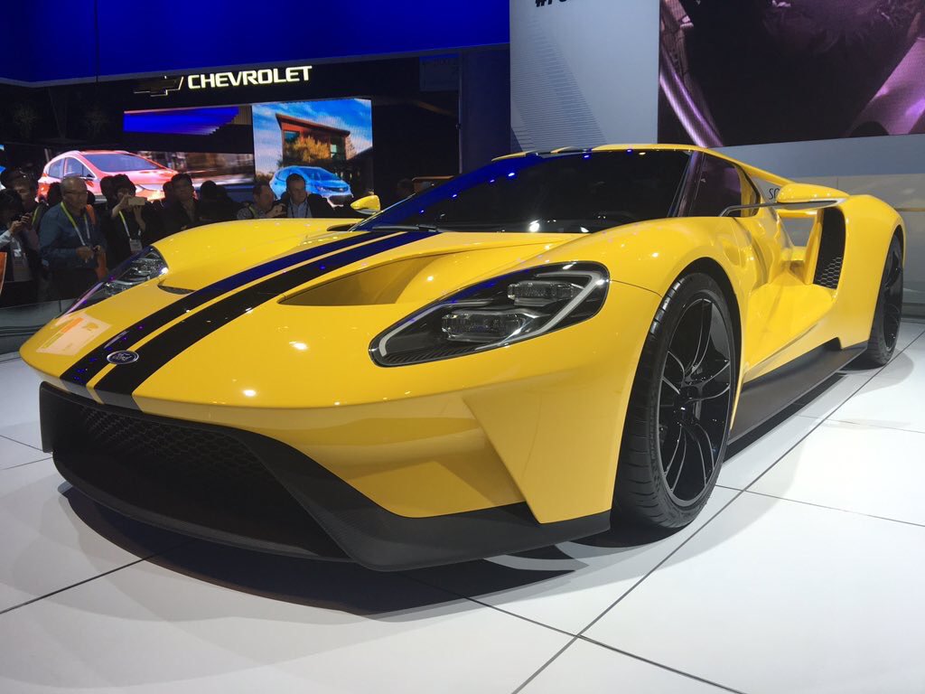 917legend's tweet photo. #Ubercars #Ferrari #AstonMartin #Ford #McLaren https://t.co/BD3ln4w8kQ