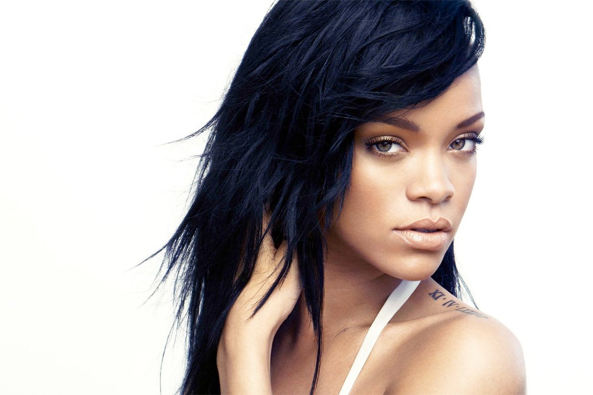 iMeshMusic's tweet photo. One of the biggest artists in the world is celebrating her birthday! Help us in wishing a #happybirthday to @rihanna https://t.co/jRCe0YINS5