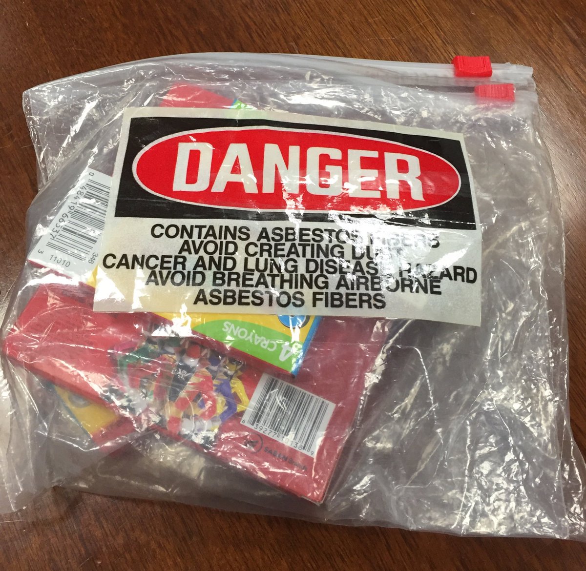 Linda_ADAO's tweet photo. #Asbestos Disease Awareness Org packing the toxic crayons AGAIN to show at our meetings and briefing https://t.co/WgP7OAhoyo