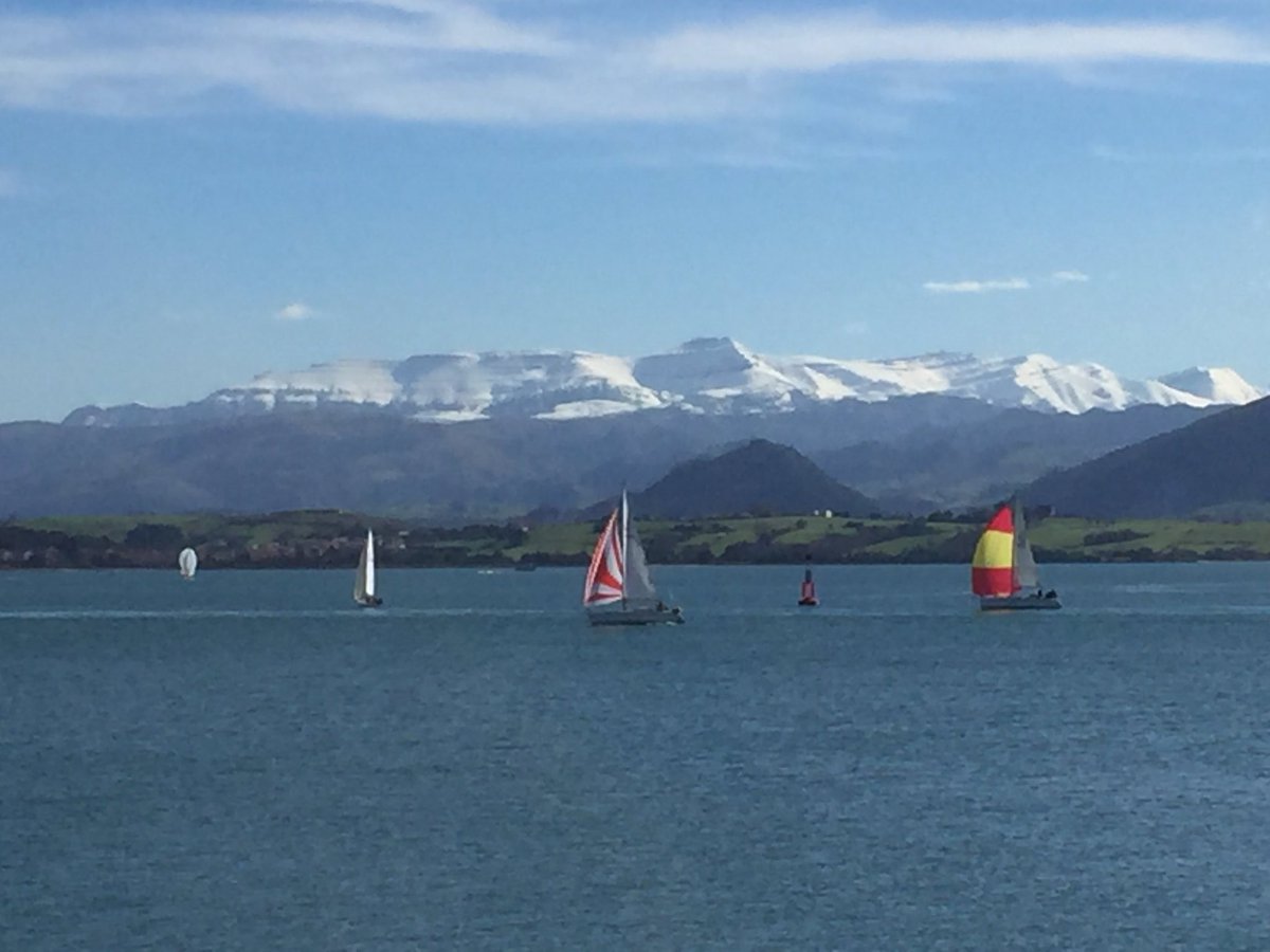 Vamos!! <a href="/J80Santander/">J80Santander</a> <a href="/RegatasRCMS/">RCMS</a> #regata #aperitivo #bahiamasbonitadelmundo #santander