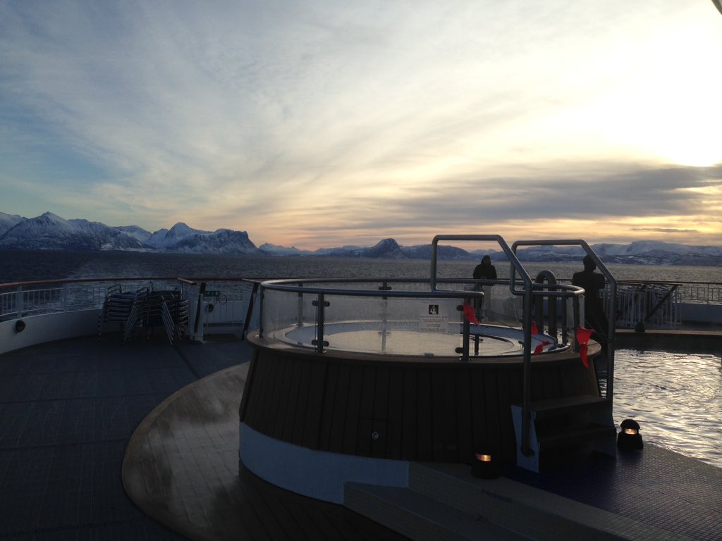 iRNY's tweet image. Beautiful views from the @Hurtigruten this morning at #splashjam.