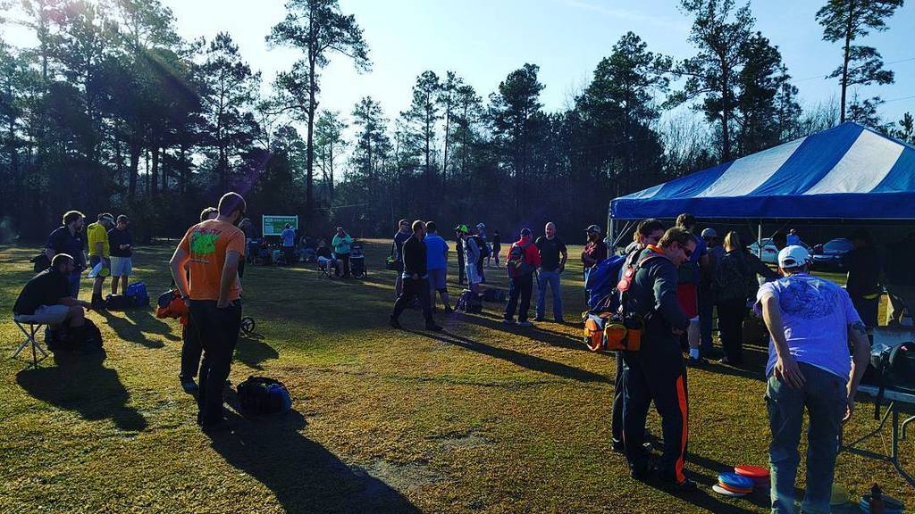 kirkhagan's tweet photo. Almost go time for @bullochrec #DiscGolf. #outmatched #underskilled https://t.co/OJtZsHXPqt https://t.co/o0fMvzLvcr