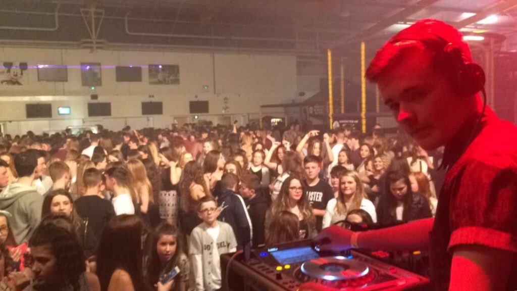 MartinDibble's tweet photo. @HawthornHighSch more pics of your students on DJ'n at our #bounceevent #martindibble #djworkshops #RCT brilliant https://t.co/vAB6GZQ1zd