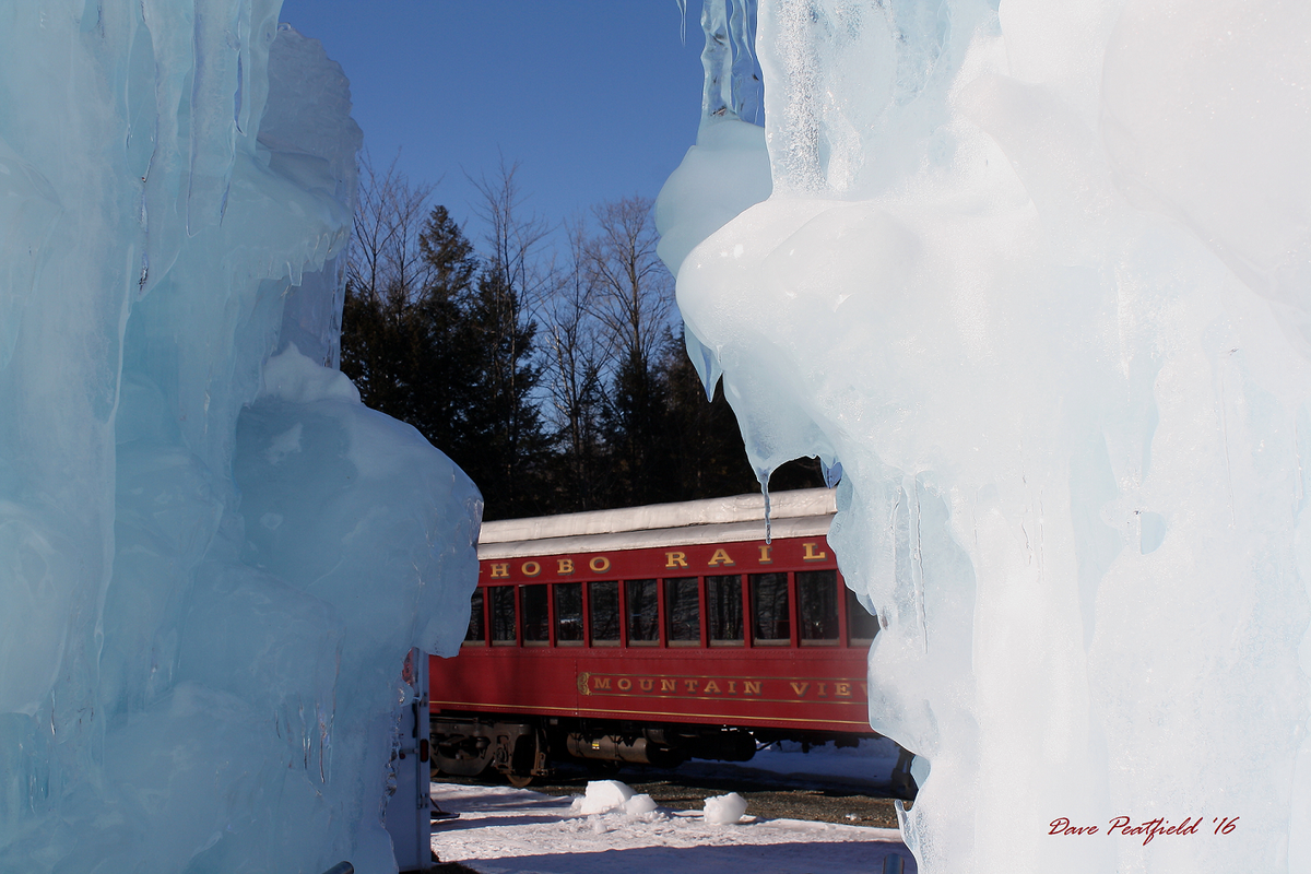 dpeatfield's tweet photo. #IceCastles #HoboExpress #LincolnNH #NH #GetOutside #SeeAmerica https://t.co/qL0ZZwDgvA