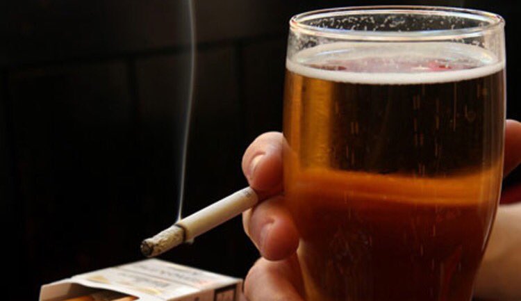 FalphyMusic's tweet image. Name the song.