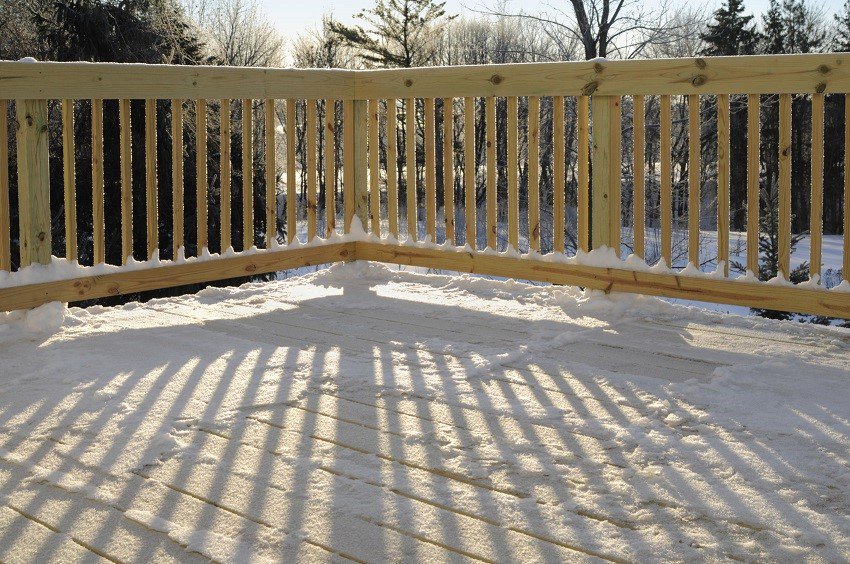 PRConstruction_'s tweet image. Beat the #winter blues -- starting with some TLC for your beloved backyard deck » bit.ly/1UcJ1qT