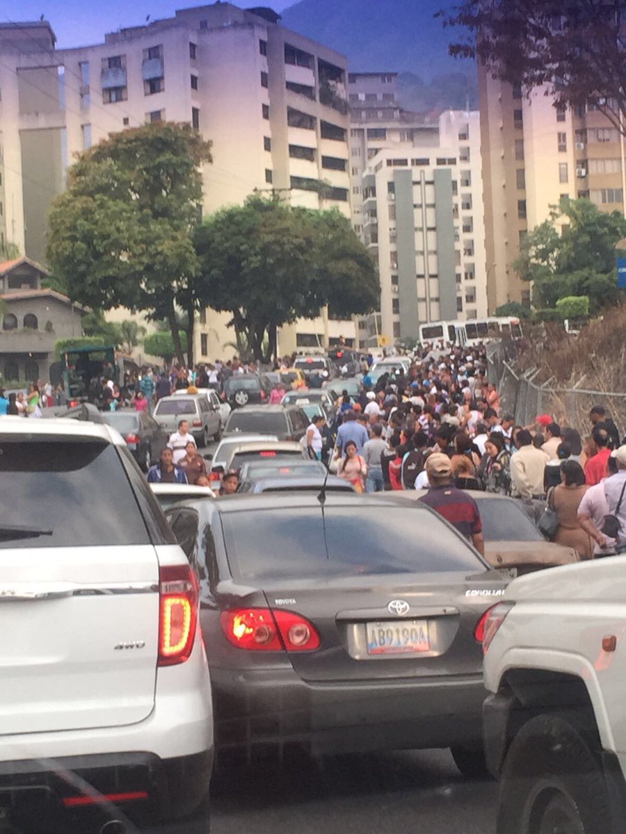 Barquisimeto - Venezuela,¿crisis económica? - Página 10 CbqkWDYWIAIBDTo