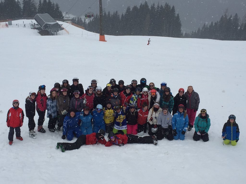 ChsSki's tweet photo. A fantastic week with wonderful pupils has come to an end! Hope they all loved it as much as I did https://t.co/q7z5fest6c