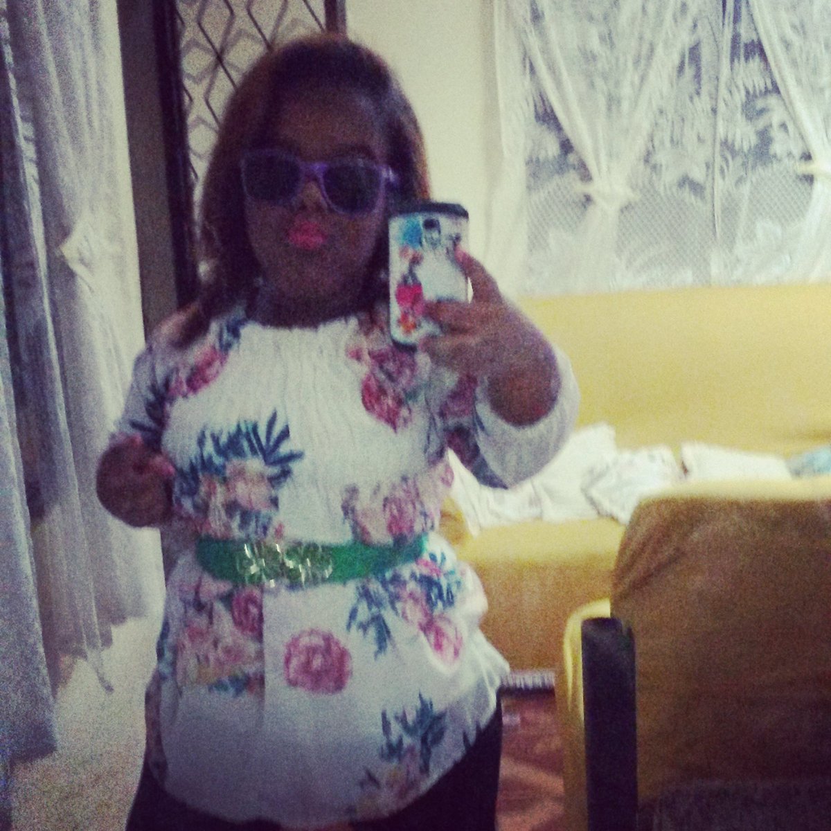 FaellaOliver31's tweet photo. Boa tarde ✌😎👊 https://t.co/F3ehPtEhA0