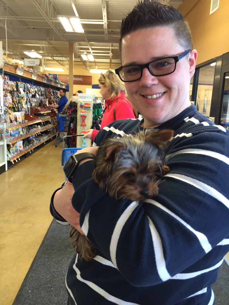 nmgiles3's tweet photo. Jax joining us for puppy palooza! #inspiredbypet #eastpetm @pschneidernga https://t.co/xTdcTvb9WI