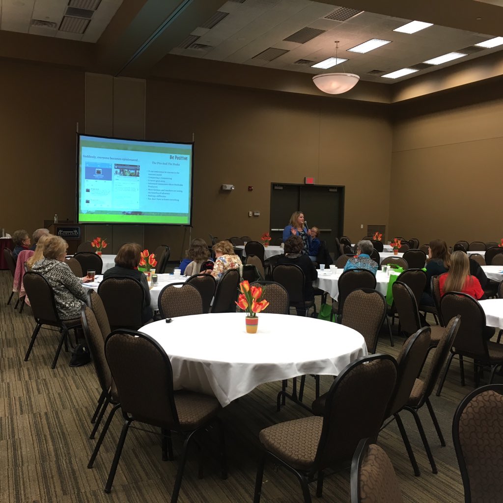 GreenwayPork's tweet photo. "Find way to connect w/followers" @SDFarmWife sharing #agvocacy hints at #WIBJ Conf in #mitchellSD #CGconvo https://t.co/OkLQN5DTRW