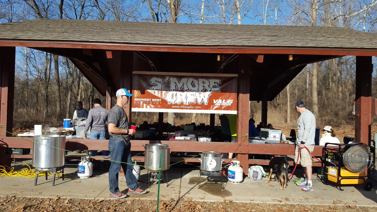 mbequip's tweet photo. MBE Smore Crew ready for runners.#VAL6 #PsychWyco https://t.co/k7LYDUqK0q